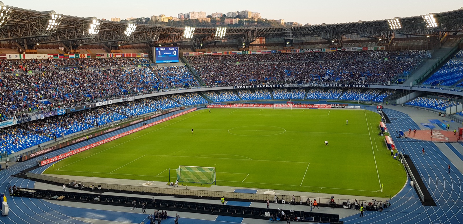 Il Napoli di Antonio Conte sfida il Cagliari con Lukaku al centro dell'attacco